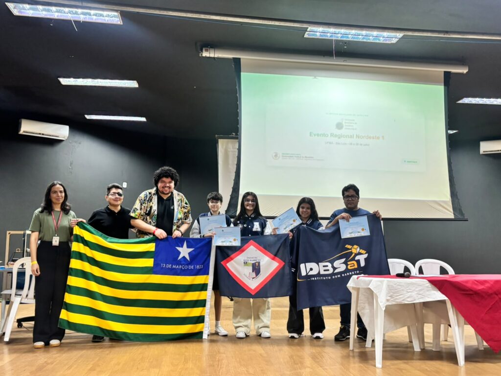 Equipe IDBSaT durante a terceira fase regional da Olimpíada Brasileira de Satélites
